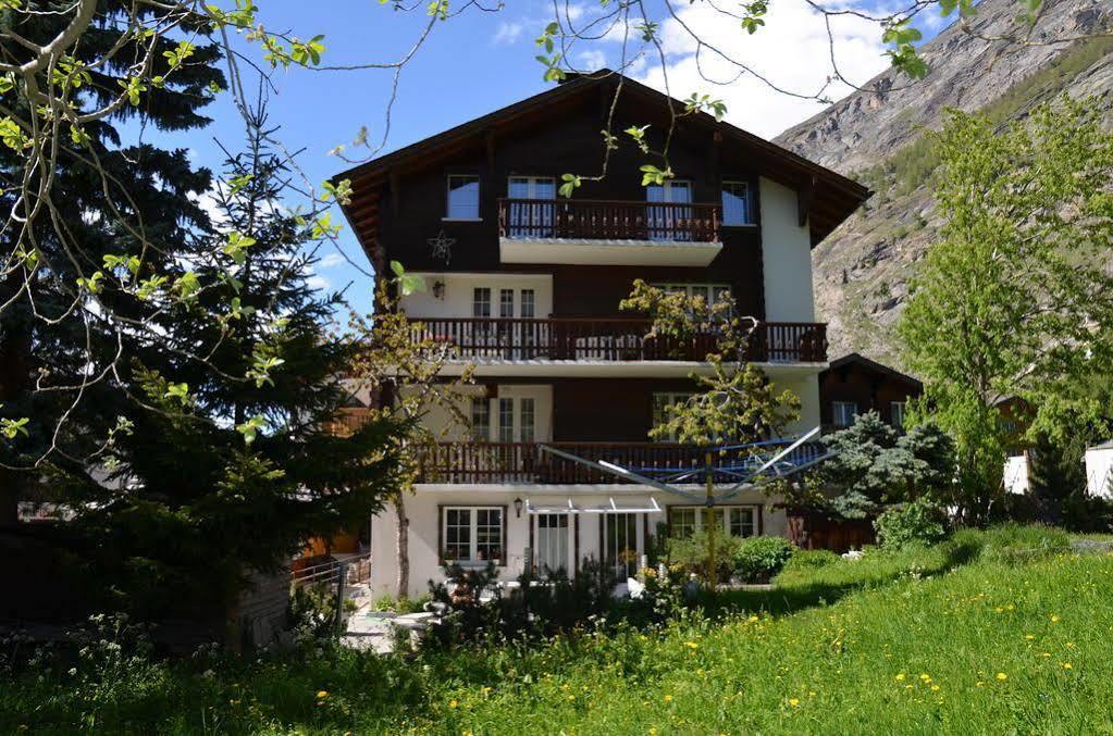 Haus Alpenperle Apartment Saas-Almagell Bagian luar foto