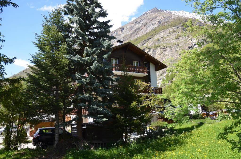 Haus Alpenperle Apartment Saas-Almagell Bagian luar foto