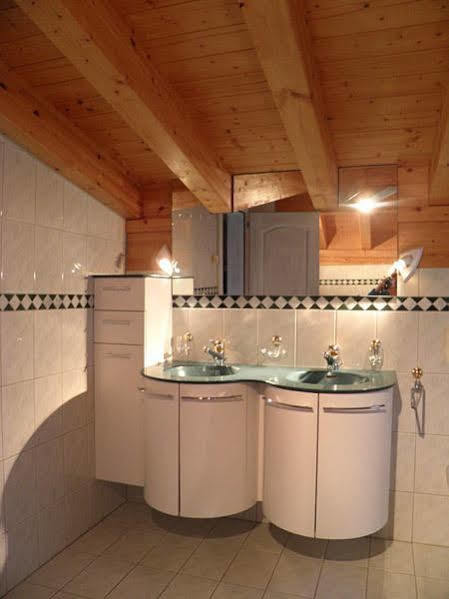 Haus Alpenperle Apartment Saas-Almagell Bagian luar foto