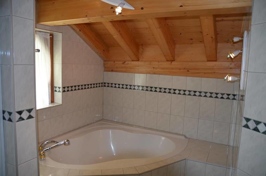 Haus Alpenperle Apartment Saas-Almagell Bagian luar foto