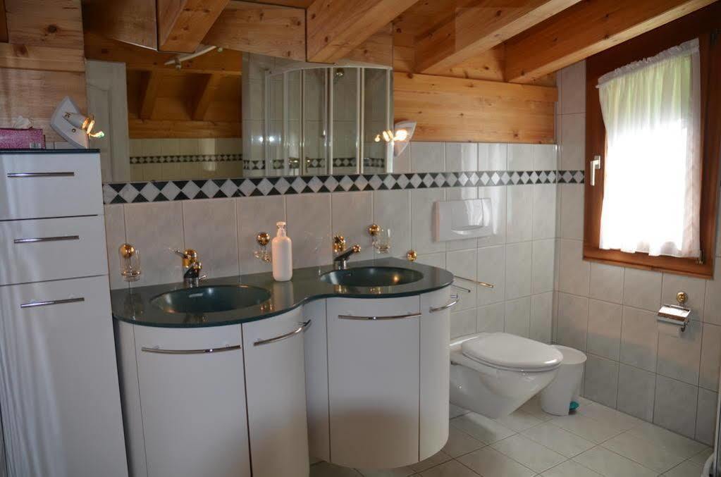 Haus Alpenperle Apartment Saas-Almagell Bagian luar foto